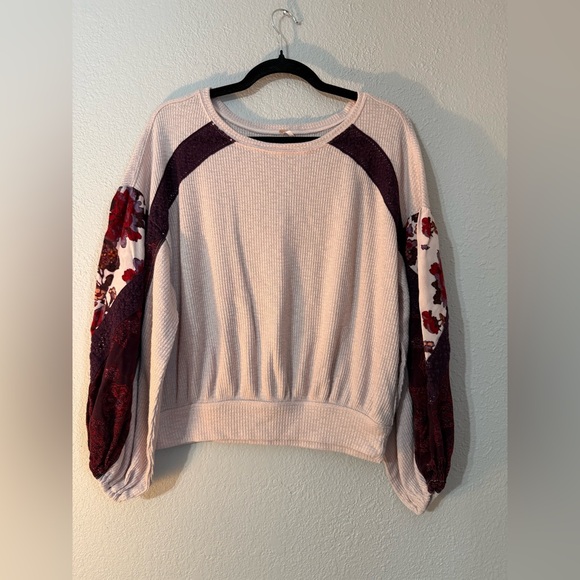Free People Long Balloon Sleeve
Clash Thermal Top - Picture 3 of 8
